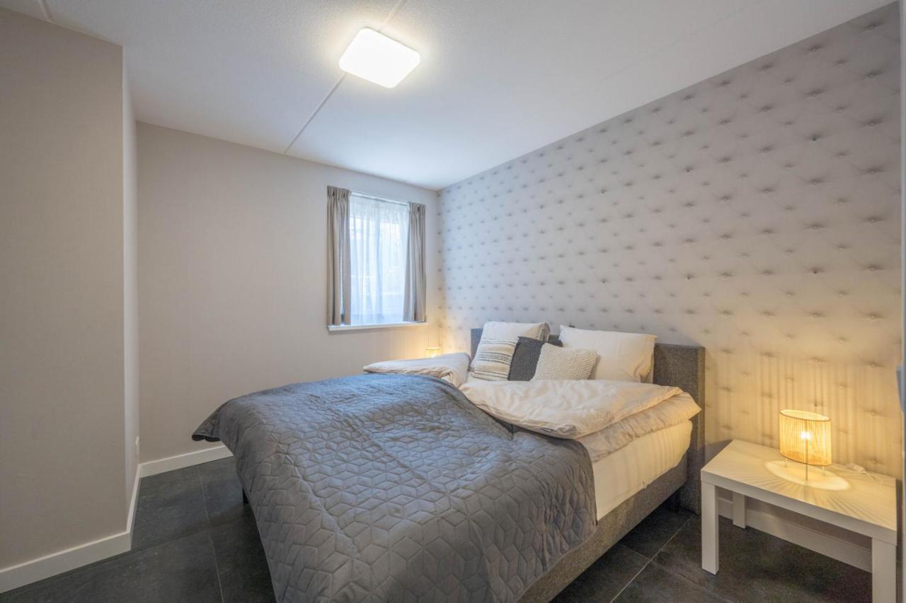 Meerzicht 24 - Luxury Family Accommodation With Beautiful Lake Side View Uitgeest المظهر الخارجي الصورة