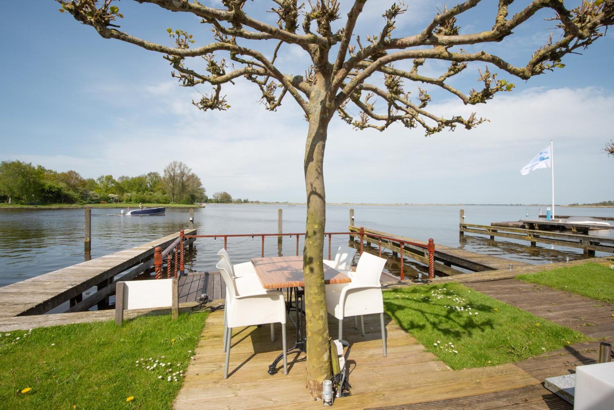 Meerzicht 24 - Luxury Family Accommodation With Beautiful Lake Side View Uitgeest المظهر الخارجي الصورة